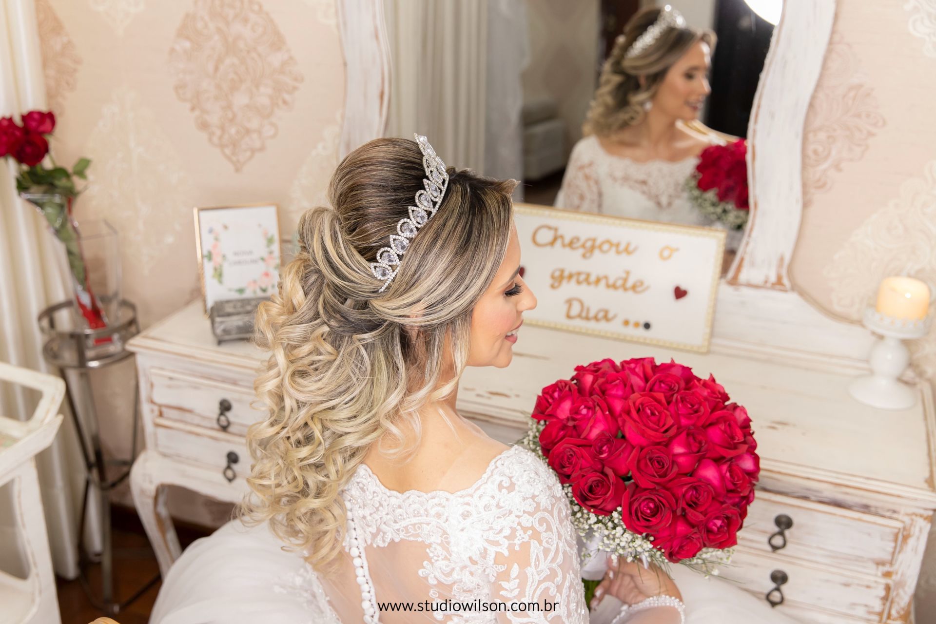 Foto: Penteado infantil festa de casamento ., auxiliar